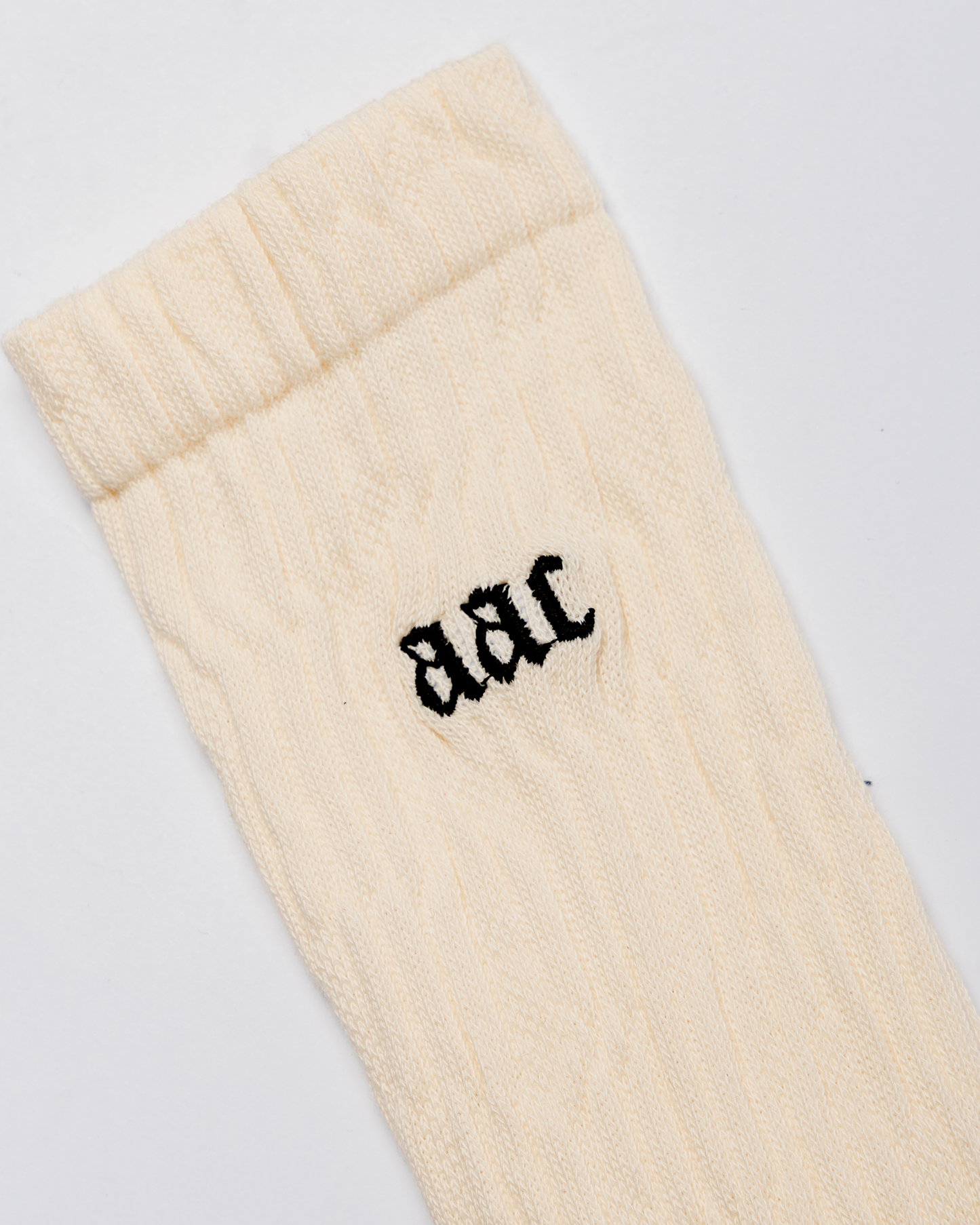 CREAM CURLY SOCKS