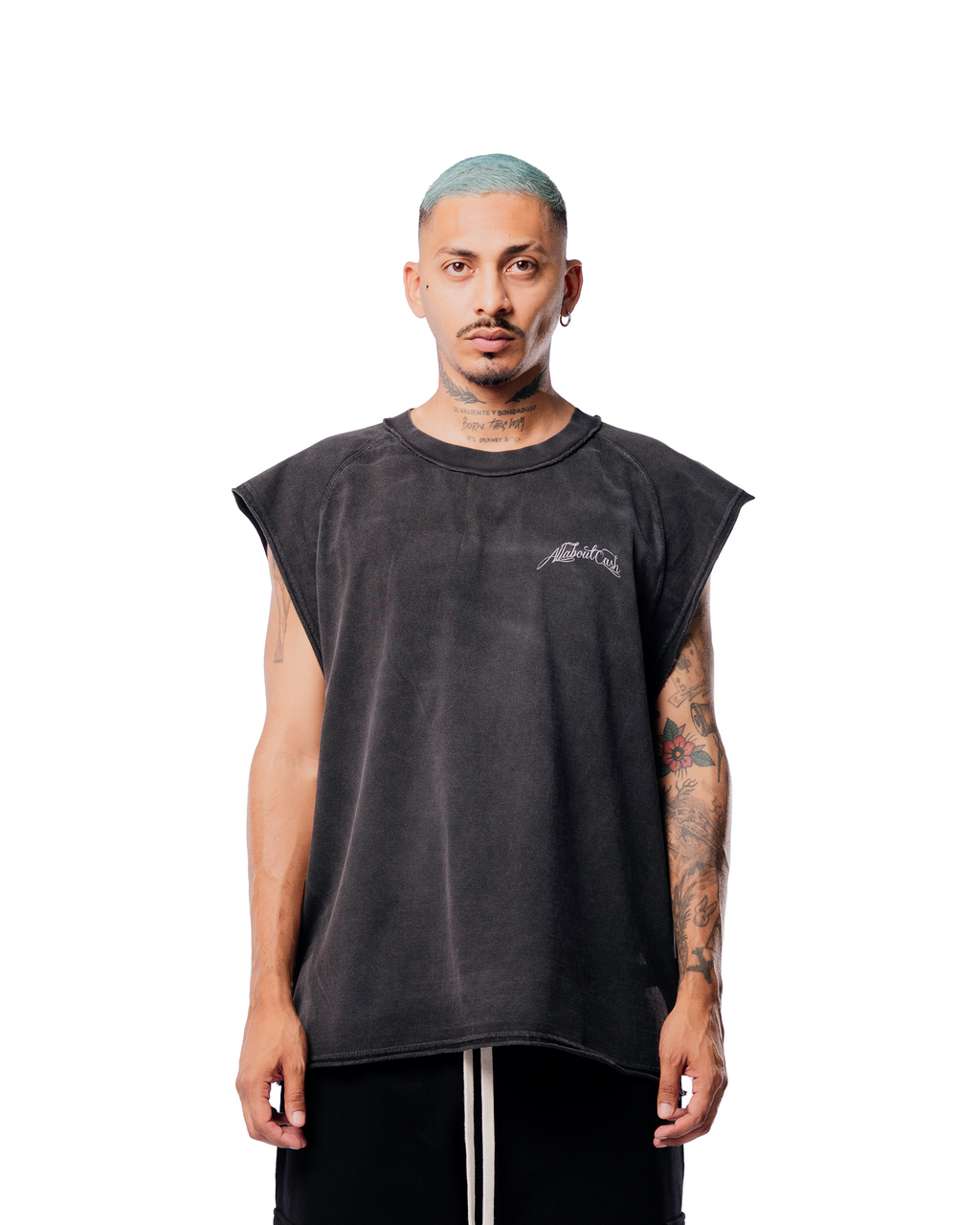 SLEEVELESS CHROME BLAACK TEE
