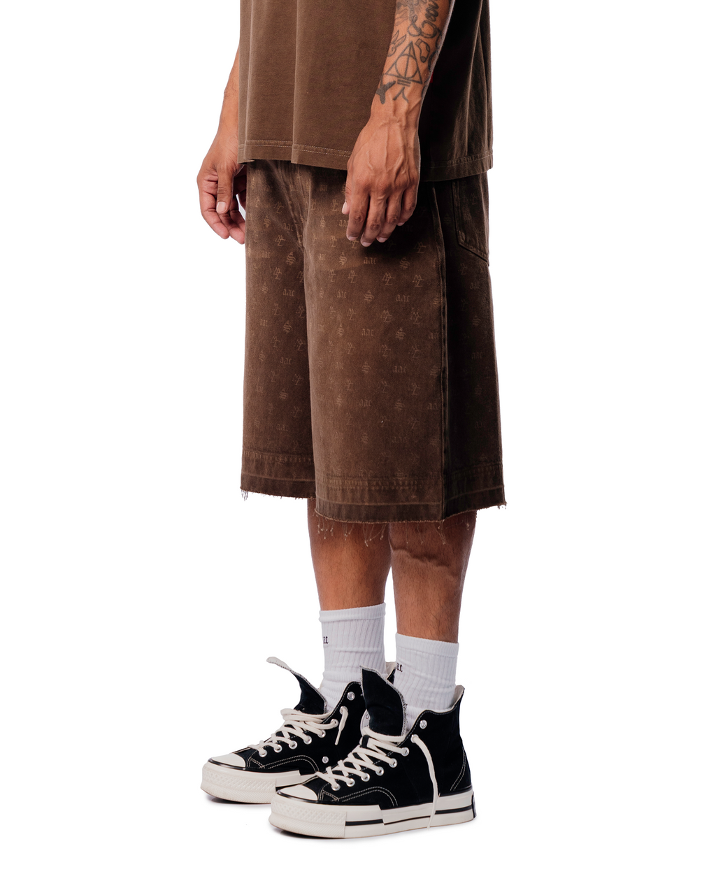 MONOGRAM CHROME BROWN JORTS