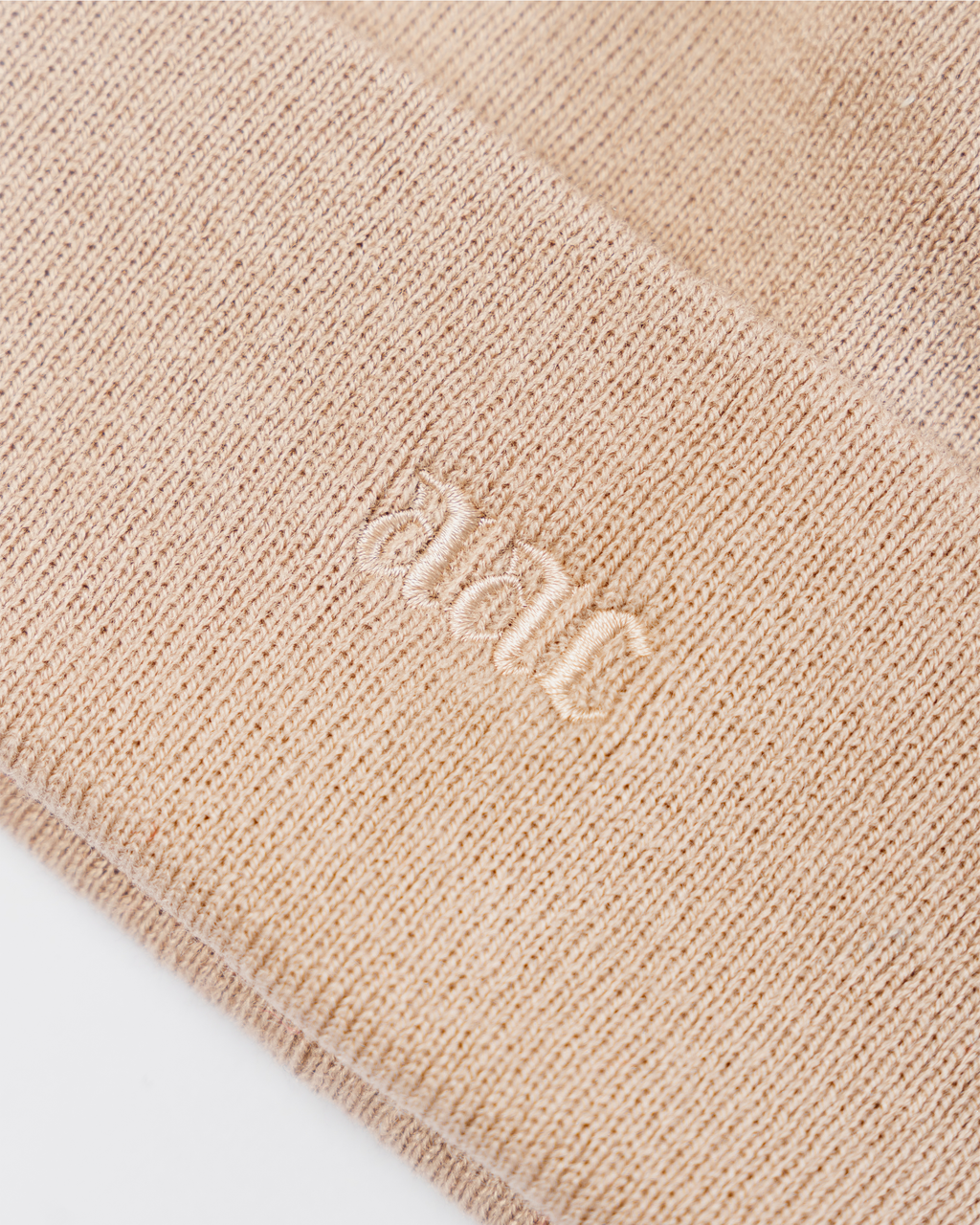 MOMM BEIGE BEANIE